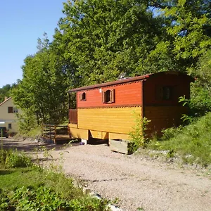 les-roziers-roulotte.midi-pyreneeshotels.com/